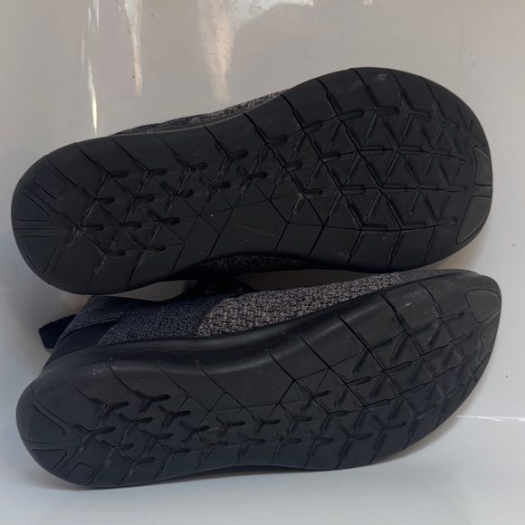 Nike Free Black and Dark Gray Knit Running Sneakers - Picture 4 of 4